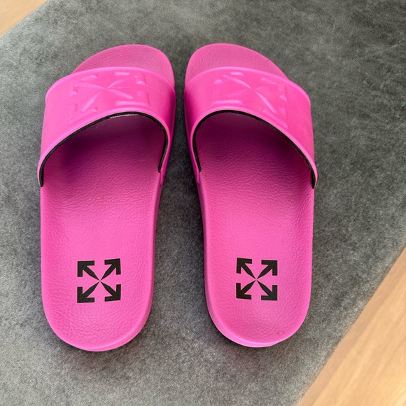 Off-white slides - Picture 4 of 6